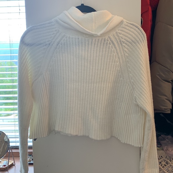 White turtleneck sweater - Picture 3 of 5